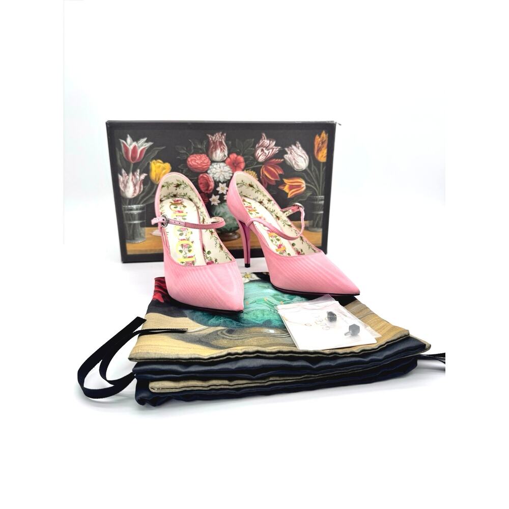 Gucci Virginia Pink Taffeta Crystal Mary Jane Pumps Pointed Toe EU 36